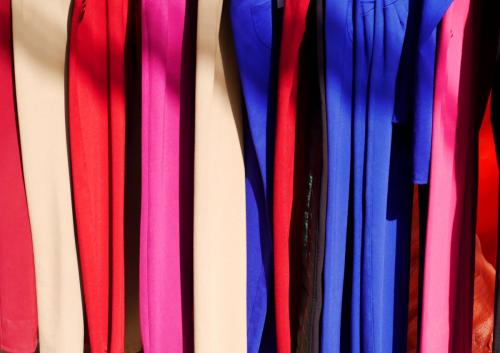 分光光度法在织物生产中的应用：实现天然纤维和人造纤维共混物的色彩一致性